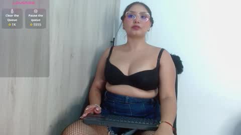 Amber  online show from 12-16-25, 06:35