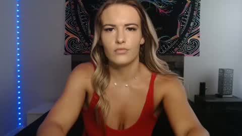 Snapshot of amber__xoxo chatting on 11-22-25, 03:11 Amber online show from 11-22-25, 03:11