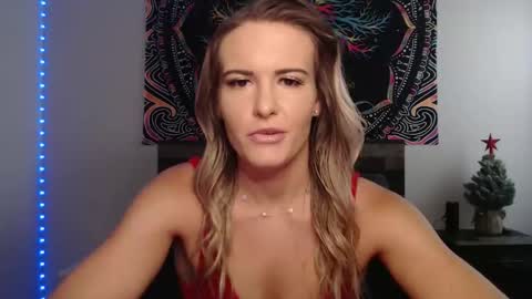 Snapshot of amber__xoxo chatting on 12-21-25, 03:19 Amber online show from 12-21-25, 03:19