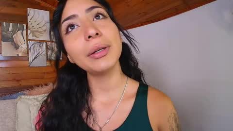 Snapshot of amber_curly chatting on 01-13-26, 10:48 amber_curly online show from 01-13-26, 10:48