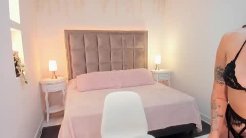 Snapshot of amber_ink chatting on 10-17-25, 08:22 amber_ink online show from 10-17-25, 08:22