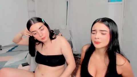 Snapshot of amber_landy1 chatting on 02-01-25, 12:51 amber online show from 02-01-25, 12:51