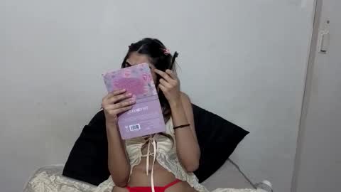 Snapshot of amber_rose06 chatting on 05-22-26, 06:09 Amber online show from 05-22-26, 06:09
