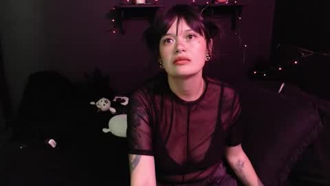 Snapshot of amber_rouss chatting on 11-28-25, 01:52 ROUSS online show from 11-28-25, 01:52