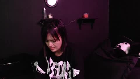 Snapshot of amber_rouss chatting on 12-19-25, 03:46 ROUSS online show from 12-19-25, 03:46