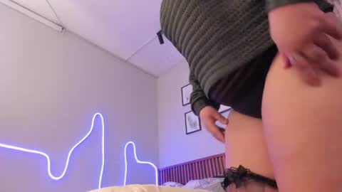 Alejandra  online show from 04-18-26, 04:05