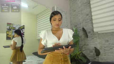 Snapshot of amberblazze chatting on 10-17-25, 11:57 amberblazze online show from 10-17-25, 11:57