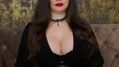 Snapshot of ambercrost chatting on 01-12-26, 06:07 Goddess Amber online show from 01-12-26, 06:07