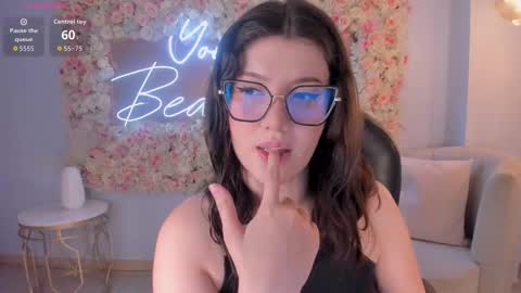 Amber  online show from 03-08-26, 05:28