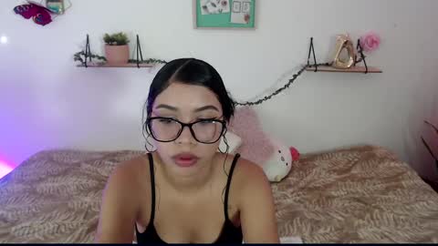 Snapshot of amberjeong chatting on 01-04-25, 01:52 Amber Jeong online show from 01-04-25, 01:52