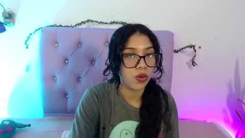 Snapshot of amberjeong chatting on 01-17-25, 11:29 Amber Jeong online show from 01-17-25, 11:29