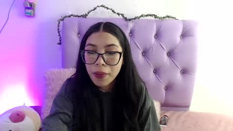 Snapshot of amberjeong chatting on 01-29-25, 01:37 Amber Jeong online show from 01-29-25, 01:37