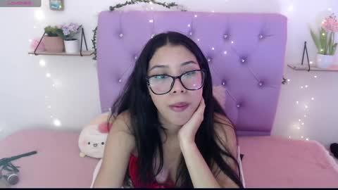 Snapshot of amberjeong chatting on 02-17-25, 12:54 Amber Jeong online show from 02-17-25, 12:54