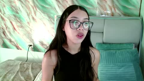 Snapshot of amberjeong chatting on 03-11-25, 10:53 Amber Jeong online show from 03-11-25, 10:53