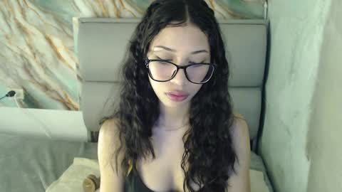 Snapshot of amberjeong chatting on 09-25-25, 12:58 Amber Jeong online show from 09-25-25, 12:58