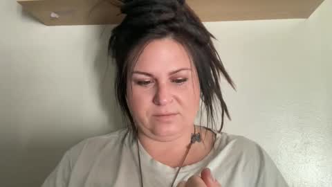 Snapshot of ambermoss7 chatting on 10-30-25, 08:42 ambermoss7 online show from 10-30-25, 08:42