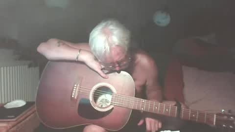 Snapshot of amberr11 chatting on 08-05-26, 10:55 Amberr11 online show from 08-05-26, 10:55