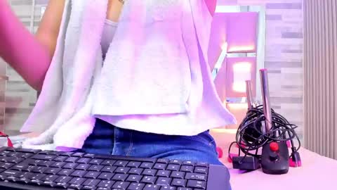 Amber online show from 05-26-26, 06:48