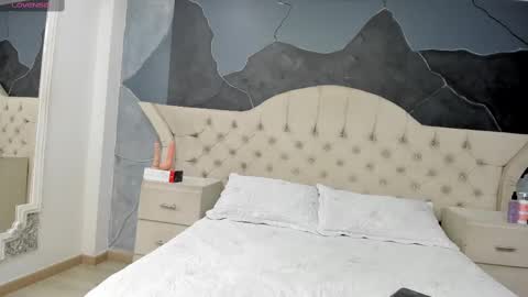 Snapshot of amberrgrey_ chatting on 09-09-25, 05:34 Amber Grey online show from 09-09-25, 05:34