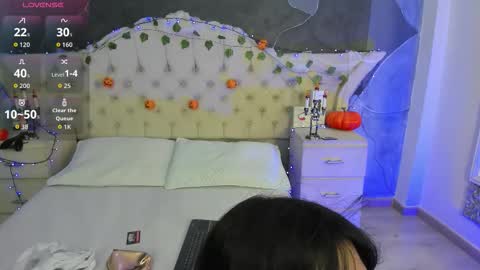 Snapshot of amberrgrey_ chatting on 10-29-25, 06:42 Amber Grey online show from 10-29-25, 06:42