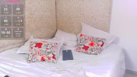 Snapshot of ambersfoxx chatting on 07-30-26, 12:31 ambers online show from 07-30-26, 12:31