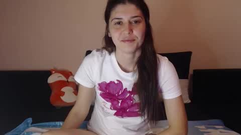 Snapshot of ambersweetiee chatting on 11-02-25, 07:27 Amber online show from 11-02-25, 07:27