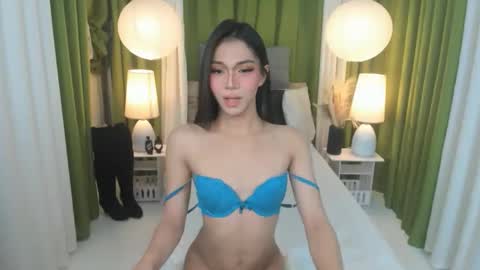 Snapshot of ambervixen69 chatting on 09-21-25, 10:11 BIGCOCK AMBER online show from 09-21-25, 10:11