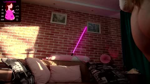  25 WEEK Princess  Linnea  online show from 12-04-24, 10:46