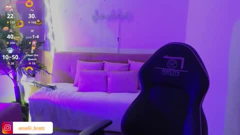 AMELIA online show from 11-10-25, 11:31