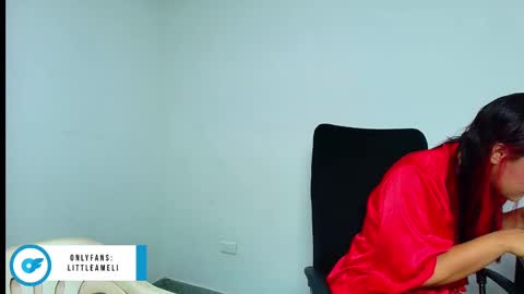 Snapshot of ameli_and_lucas chatting on 01-04-25, 03:07 Amelia  Lucas online show from 01-04-25, 03:07