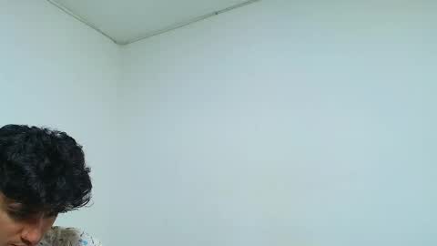 Snapshot of ameli_and_lucas chatting on 01-22-25, 01:10 Amelia  Lucas online show from 01-22-25, 01:10