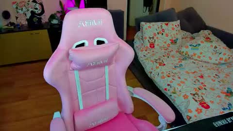 Eileen online show from 11-04-25, 02:16