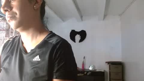 Snapshot of amelia_2023 chatting on 11-18-25, 02:43 amelia online show from 11-18-25, 02:43