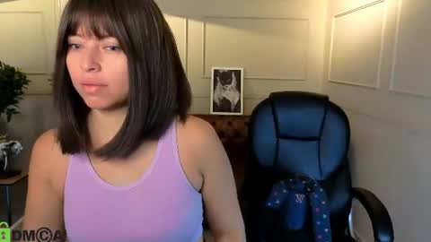 AMELIA online show from 07-25-26, 12:03
