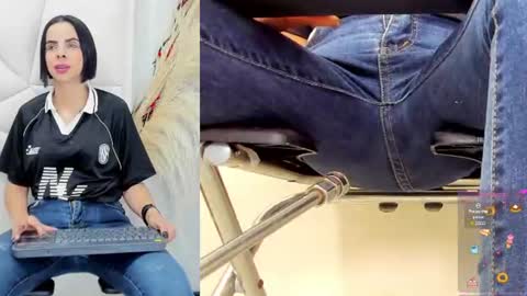 Snapshot of amelia_myers chatting on 06-12-26, 01:37 AMELIA. online show from 06-12-26, 01:37