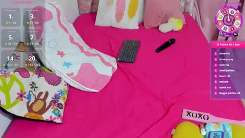 Snapshot of amelia_petite chatting on 10-09-25, 08:40 Amelia online show from 10-09-25, 08:40