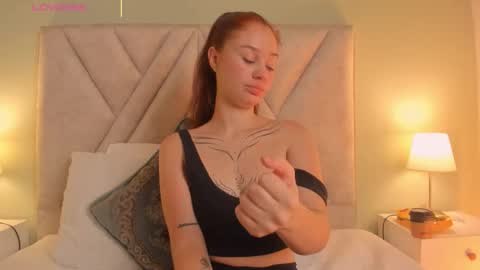 Snapshot of amelia_saenz_ chatting on 01-19-26, 12:42 Amelia online show from 01-19-26, 12:42