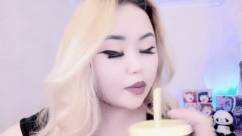 Snapshot of amelia_sunlight chatting on 02-03-25, 12:04 Amelia online show from 02-03-25, 12:04