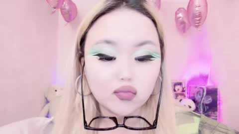 Snapshot of amelia_sunlight chatting on 02-17-25, 12:21 Amelia online show from 02-17-25, 12:21