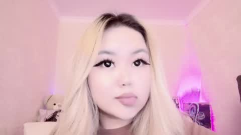 Snapshot of amelia_sunlight chatting on 02-24-25, 01:24 Amelia online show from 02-24-25, 01:24