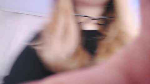 Snapshot of amelia_sunlight chatting on 05-25-26, 04:13 Amelia online show from 05-25-26, 04:13