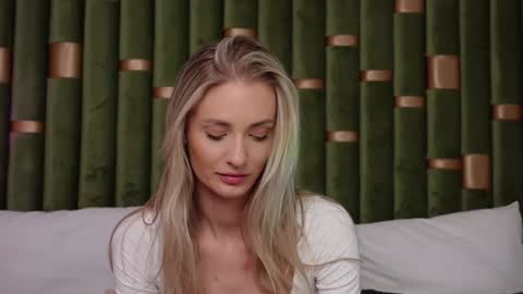 Amelia online show from 12-29-24, 10:12