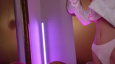 Amelia online show from 02-21-25, 07:34