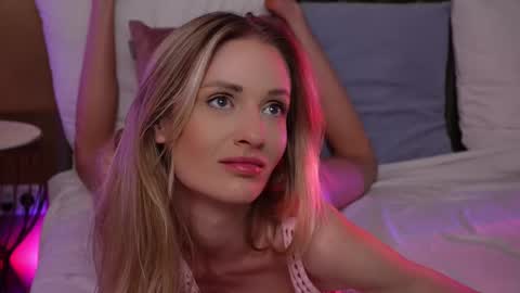 Amelia online show from 02-25-25, 10:50