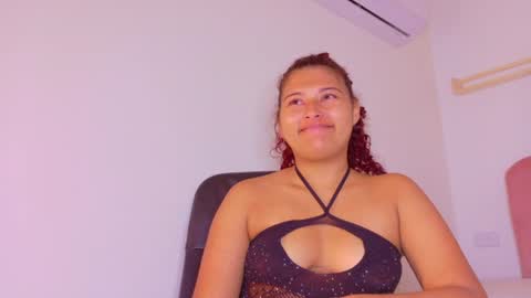 Snapshot of amelialaurent_ chatting on 06-20-26, 05:38 amelialaurent_ online show from 06-20-26, 05:38