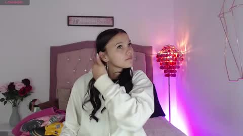 Snapshot of amelialoveace chatting on 10-06-25, 12:35 amelialoveace online show from 10-06-25, 12:35