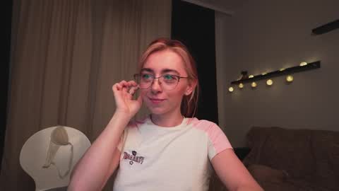 Amelia   online show from 12-16-24, 04:49