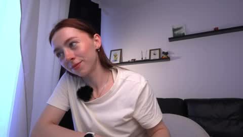 Snapshot of ameliamber0 chatting on 06-25-26, 02:43 Amelia online show from 06-25-26, 02:43