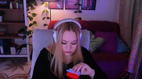 Amelia online show from 04-29-26, 11:11