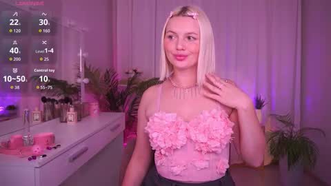 Snapshot of ameliawells chatting on 10-09-25, 06:22 Amelia online show from 10-09-25, 06:22